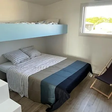 فيلة De Famille Avec Piscine بورنيك
